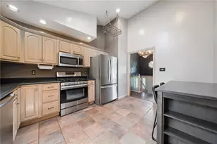 422 Primrose Dr, Unity Township, PA 15601 - Photo 6