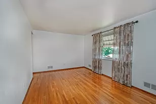 638 Elaine Dr, Pittsburgh, PA 15236 - Photo 2