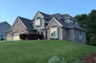 136 Meadow Dr, Chippewa Township, PA 15010 - Photo 4
