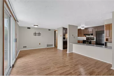 8101 Revere Pl, Hopewell Township, PA 15001 - Photo 10