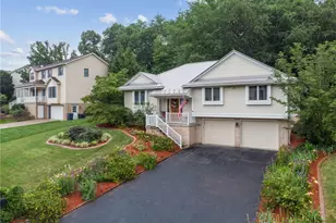 1074 Redoak Dr, Penn Twp, PA 15636 - Photo 2