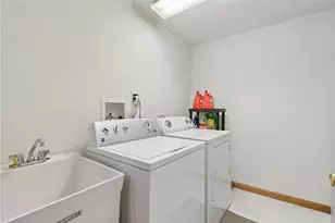 1074 Redoak Dr, Penn Twp, PA 15636 - Photo 30