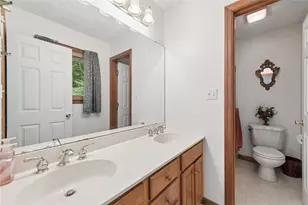 1074 Redoak Dr, Penn Twp, PA 15636 - Photo 18