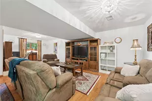 1074 Redoak Dr, Penn Twp, PA 15636 - Photo 26