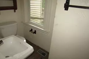 223 N 2nd St, Jeannette, PA 15644 - Photo 12