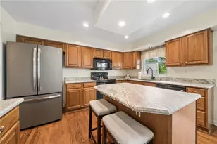 1023 Mayfair Dr, Cecil, PA 15317 - Photo 10