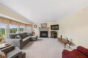 1023 Mayfair Dr, Cecil, PA 15317 - Photo 14