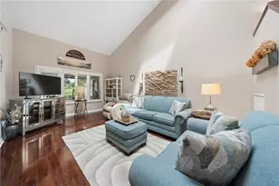 205 Alfred Pl, Hempfield Township, PA 15601 - Photo 12