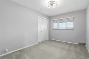 1013 El Rancho Dr, Green Tree, PA 15220 - Photo 14