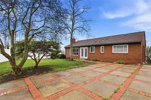 1013 El Rancho Dr, Green Tree, PA 15220 - Photo 32