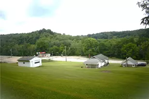 6184 Leechburg Rd, Allegheny Township, PA 15656 - Photo 2