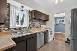 5568 Clark Ave, Bethel Park, PA 15102 - Photo 12
