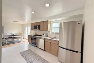 2429 Rosegarden Rd, Pittsburgh, PA 15220 - Photo 8