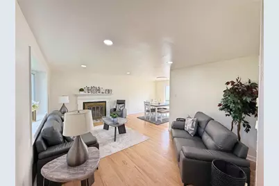 2429 Rose Garden Rd, Banksville/Westwood, PA 15220 - Photo 2