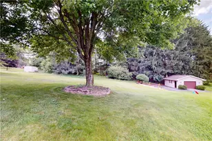 121 Covewood Dr, Center Township, PA 16001 - Photo 32