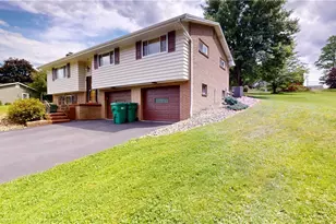 121 Covewood Dr, Center Township, PA 16001 - Photo 2