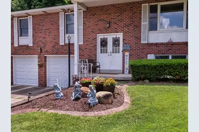 201 Falcon Ridge Drive, New Kensington, PA 15068 - Photo 4
