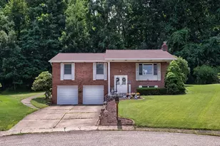 201 Falcon Ridge Dr, New Kensington, PA 15068 - Photo 1