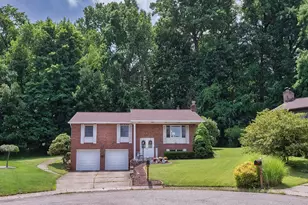 201 Falcon Ridge Dr, New Kensington, PA 15068 - Photo 2
