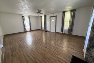 1140 Chapel Rd, Center Township, PA 15061 - Photo 4