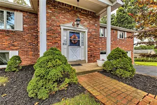 112 Friendship Ln, Hempfield Township, PA 15601 - Photo 2