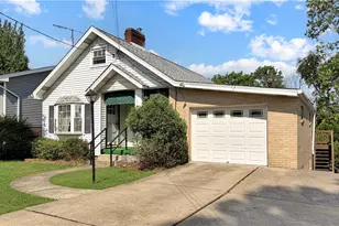 1894 Bryndale Ave, Moon/Crescent Twp, PA 15108 - Photo 2
