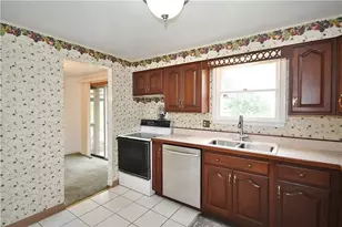 371 Chess St, Bridgeville, PA 15017 - Photo 4