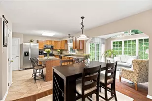 1033 Robinwood Dr, South Park, PA 15129 - Photo 10