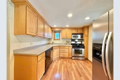 4289 Glen Lytle Rd, Pittsburgh, PA 15217 - Photo 10
