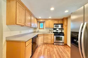 4289 Glen Lytle Rd, Pittsburgh, PA 15217 - Photo 10
