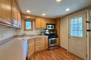 4289 Glen Lytle Rd, Pittsburgh, PA 15217 - Photo 12