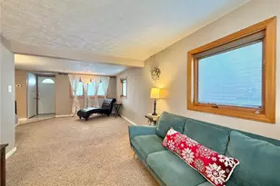 4289 Glen Lytle Rd, Pittsburgh, PA 15217 - Photo 4