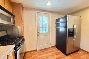 4289 Glen Lytle Rd, Pittsburgh, PA 15217 - Photo 10