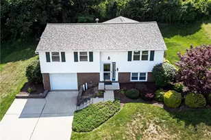 3139 New Hampshire Dr, Lower Burrell, PA 15068 - Photo 1