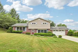 625 Palo Alto Dr, Perry Township, PA 16117 - Photo 1