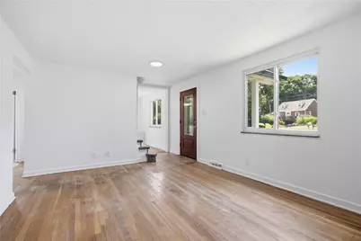 8680 Winchester Dr, Pittsburgh, PA 15237 - Photo 6
