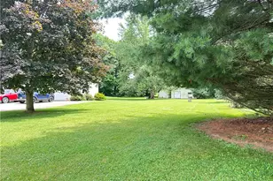 104 Tracy Ln, Franklin Township, PA 16001 - Photo 16