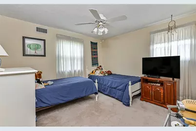 220 Kinvara Dr, Ross Twp, PA 15237 - Photo 22