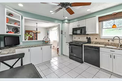 220 Kinvara Dr, Ross Twp, PA 15237 - Photo 8