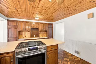5624 Tracy Dr, Bethel Park, PA 15236 - Photo 6