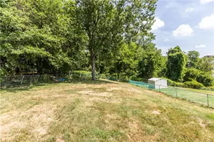 5624 Tracy Dr, Bethel Park, PA 15236 - Photo 6