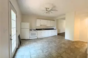 18 Furley St, Pittsburgh, PA 15220 - Photo 4