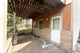 18 Furley St, Pittsburgh, PA 15220 - Photo 10
