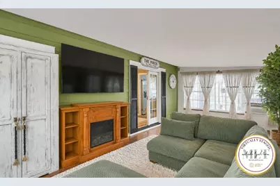 904 Plymouth Ln, Ellwood City, PA 16117 - Photo 10