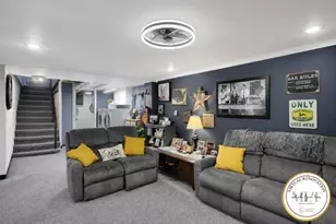 904 Plymouth Ln, Ellwood City, PA 16117 - Photo 24
