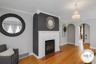 904 Plymouth Ln, Ellwood City, PA 16117 - Photo 6