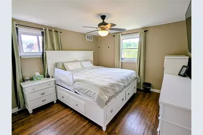 513 W Miller Ave, Munhall, PA 15120 - Photo 18