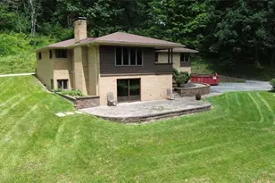 135 Phillips Rd, Burgettstown Boro, PA 15021 - Photo 8