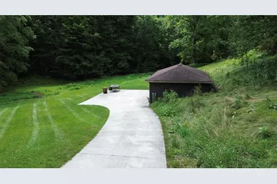 135 Phillips Rd, Burgettstown Boro, PA 15021 - Photo 6