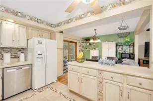 120 Lyn Dale Dr, Center Township, PA 16001 - Photo 6